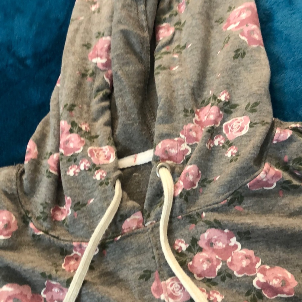 sweater - Picture 3 of 3